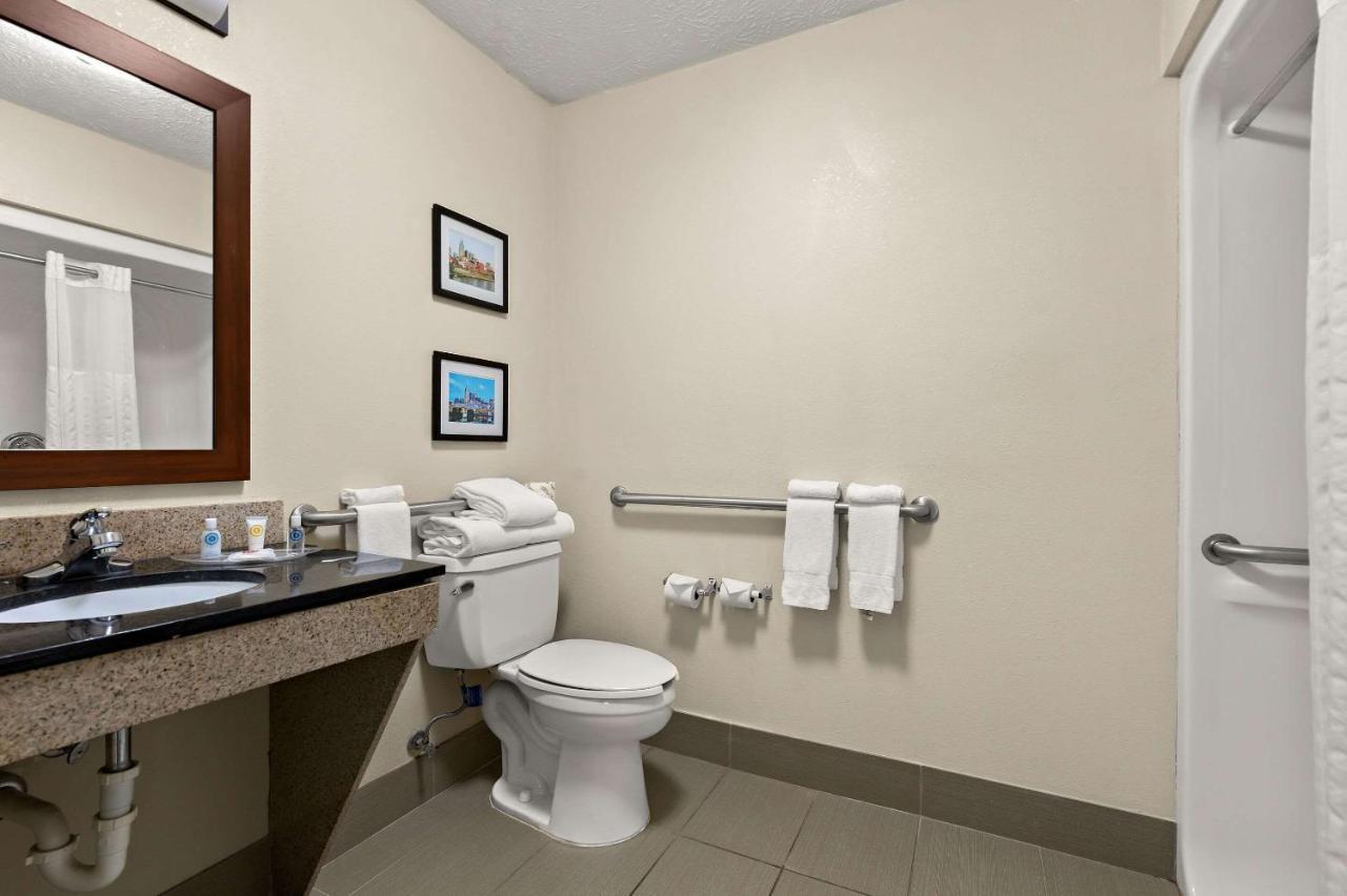 King Suite - Disability Access/Non-Smoking