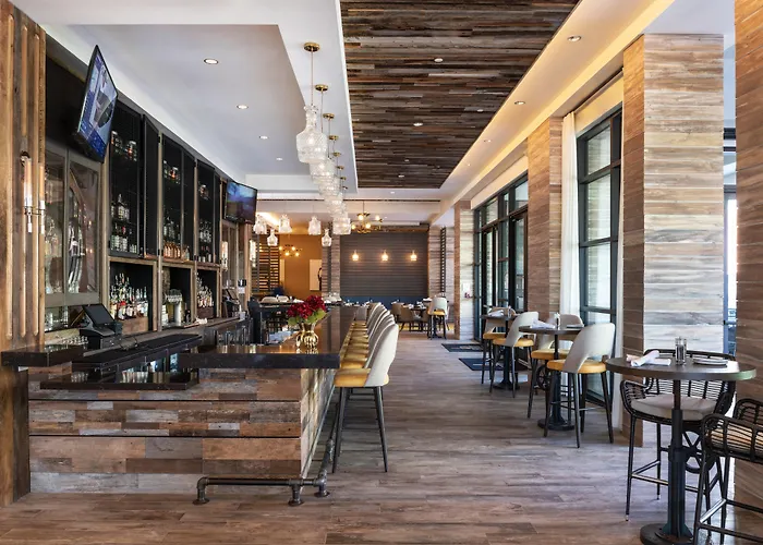 Hotel: Holiday Inn & Suites Nashville Downtown - Broadway By Ihg