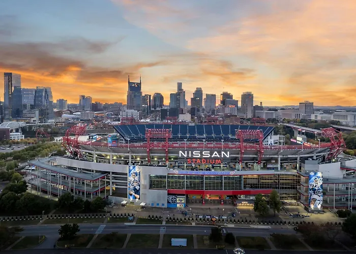 La Quinta Inn & Suites By Wyndham Nashville Downtown Stadium